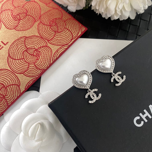 Boucles d'oreilles cœur élégantes en perles