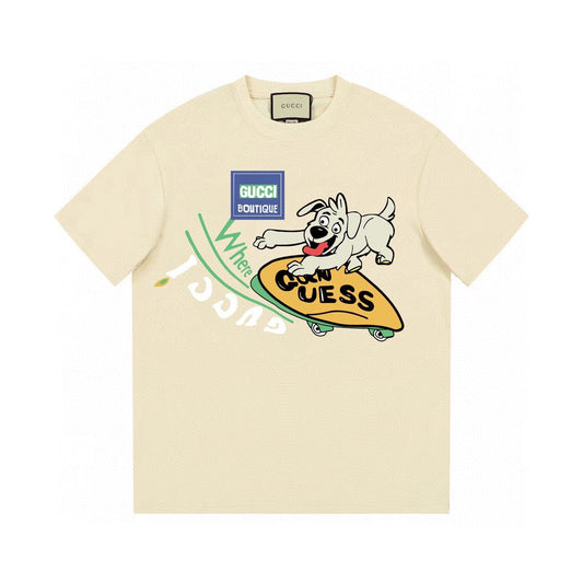 T-shirt imprimé chien faisant du skateboard