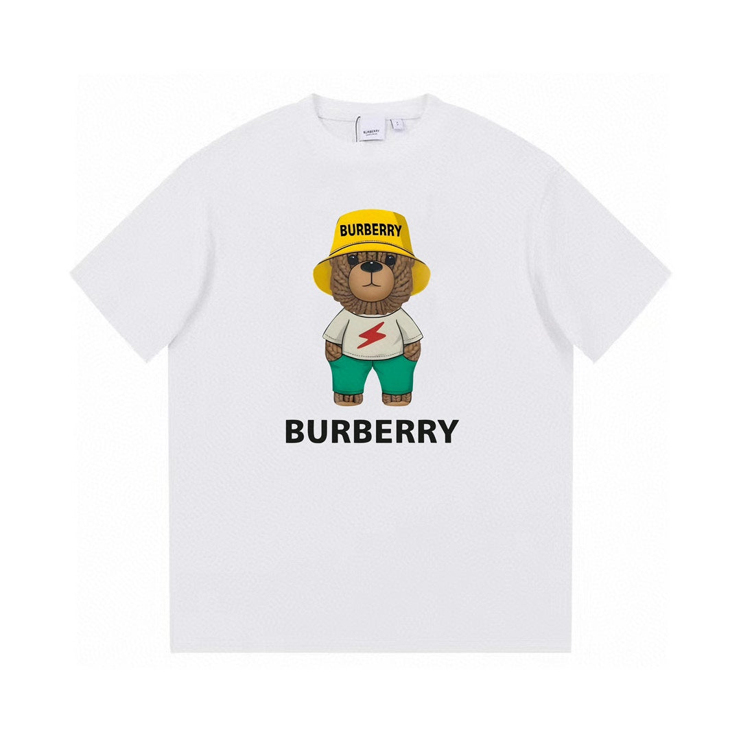 Camiseta con estampado de oso de dibujos animados