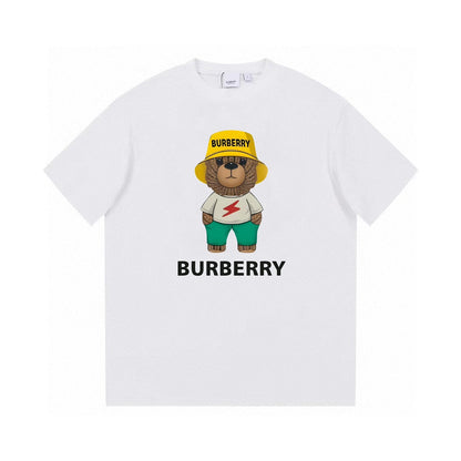 Camiseta con estampado de oso de dibujos animados