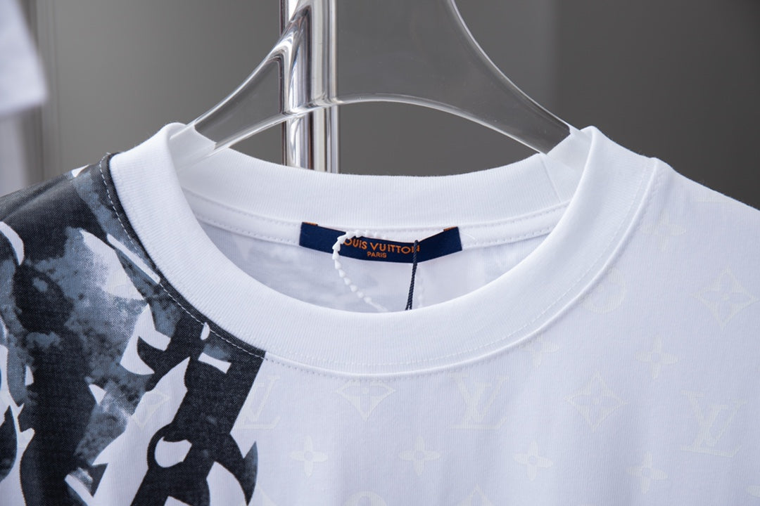 Camiseta estampada con patrón floral