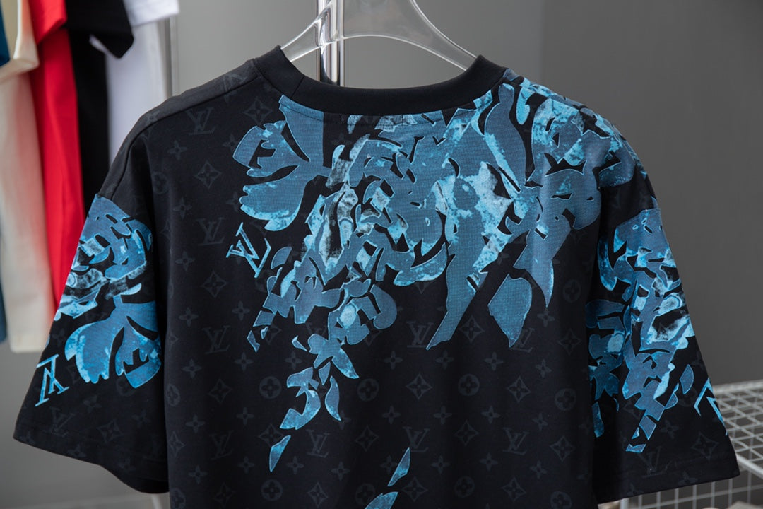 Camiseta estampada con patrón floral