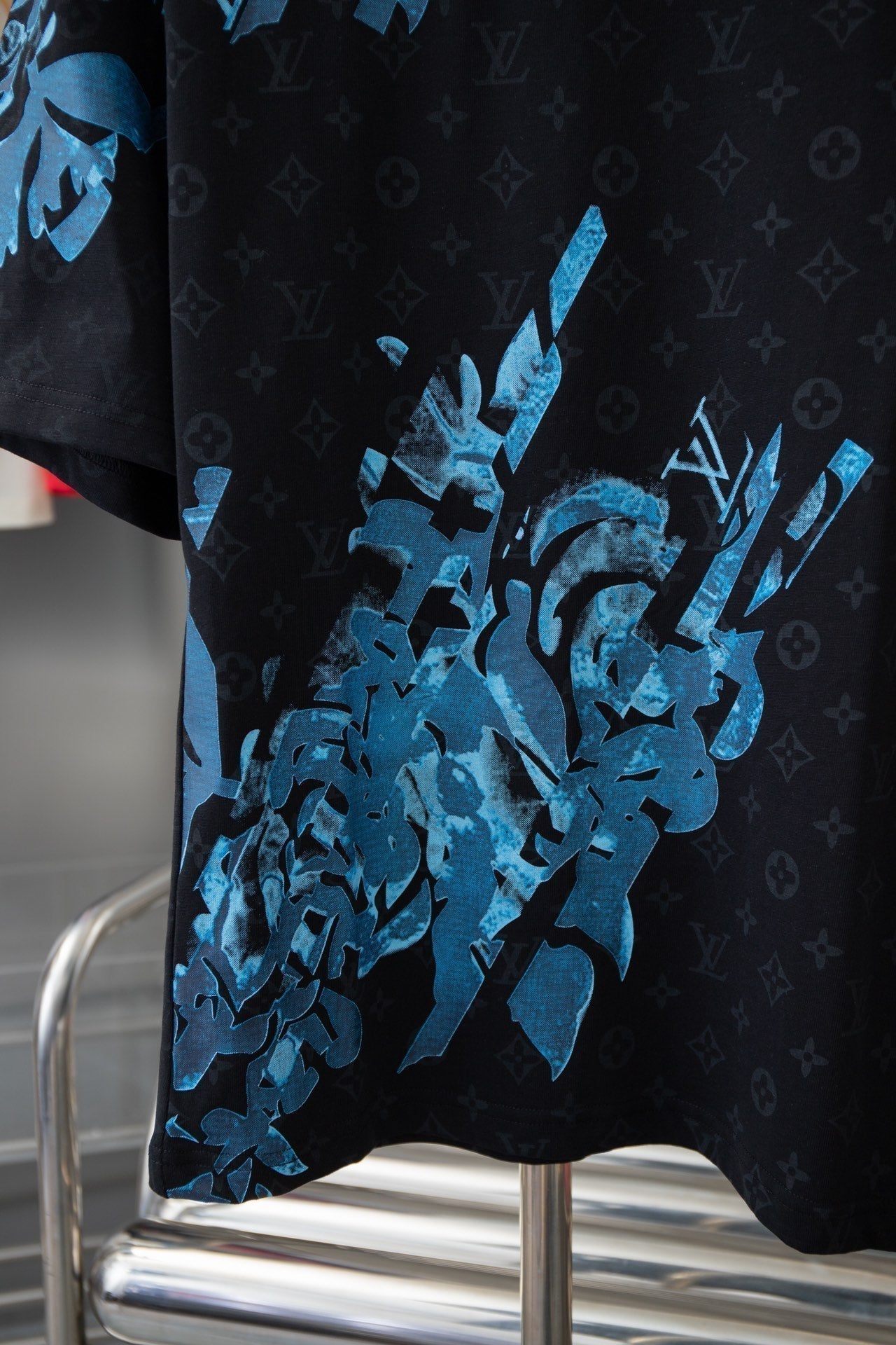 Camiseta estampada con patrón floral