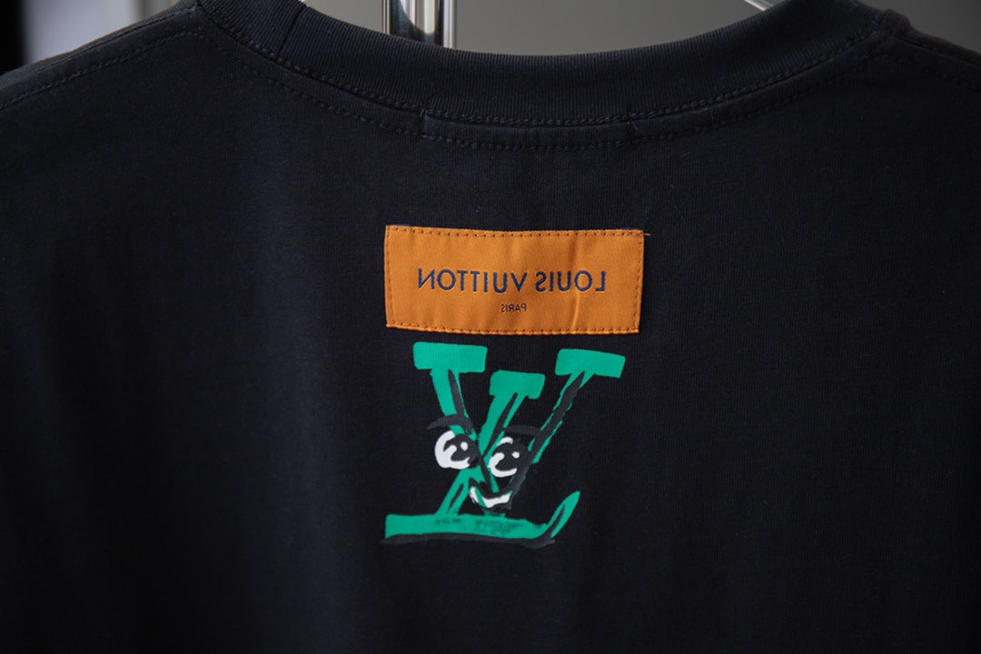 Camiseta con estampado facial
