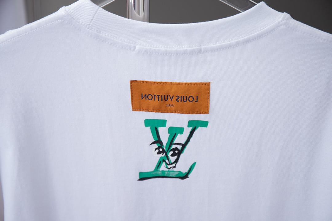 Camiseta con estampado facial