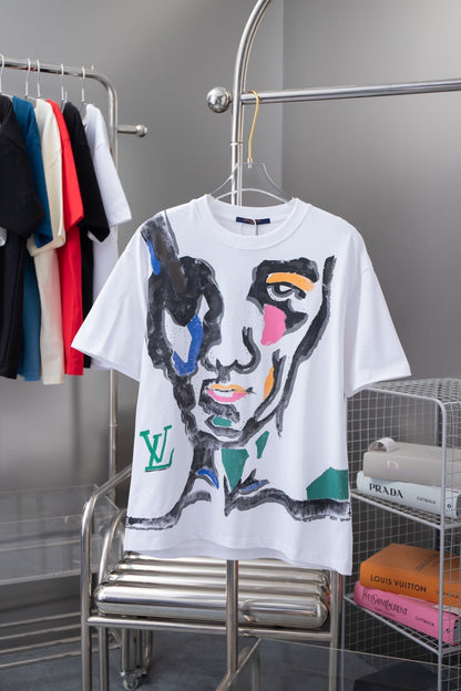 Camiseta con estampado facial