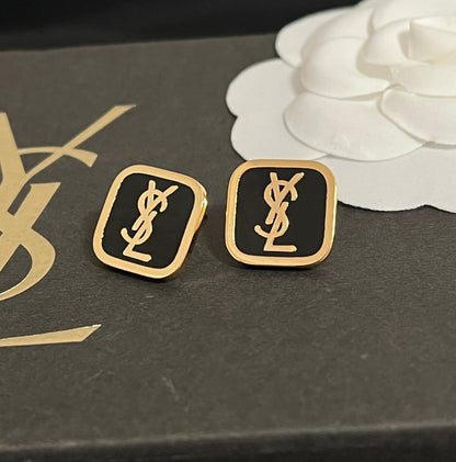 Boucles d'oreilles VZ élégantes et simples