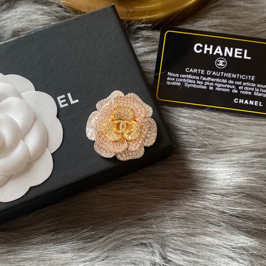 Broche Fleur Diamant Scintillante