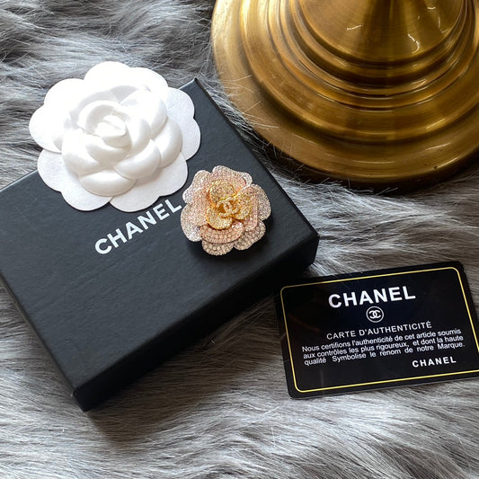 Broche Fleur Diamant Scintillante