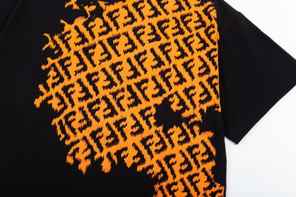 Camiseta con el logo impreso a medias