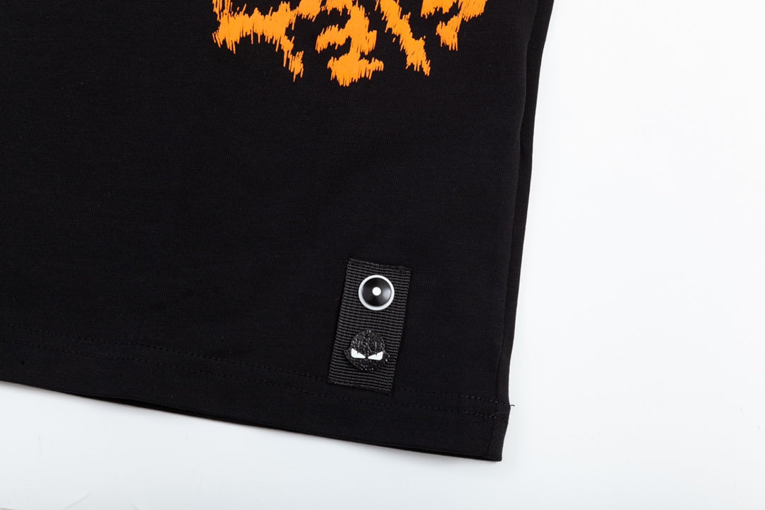 Camiseta con el logo impreso a medias