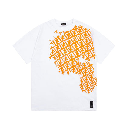 Camiseta con el logo impreso a medias