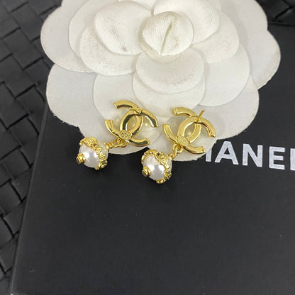 Boucles d'oreilles pendantes élégantes en perles