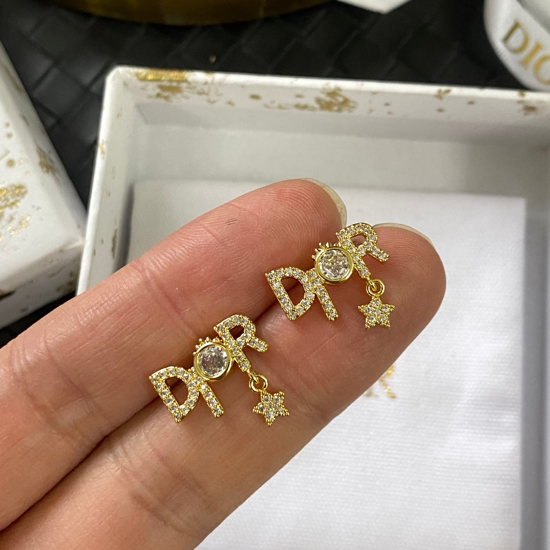 Pendientes de cristal con letras de moda