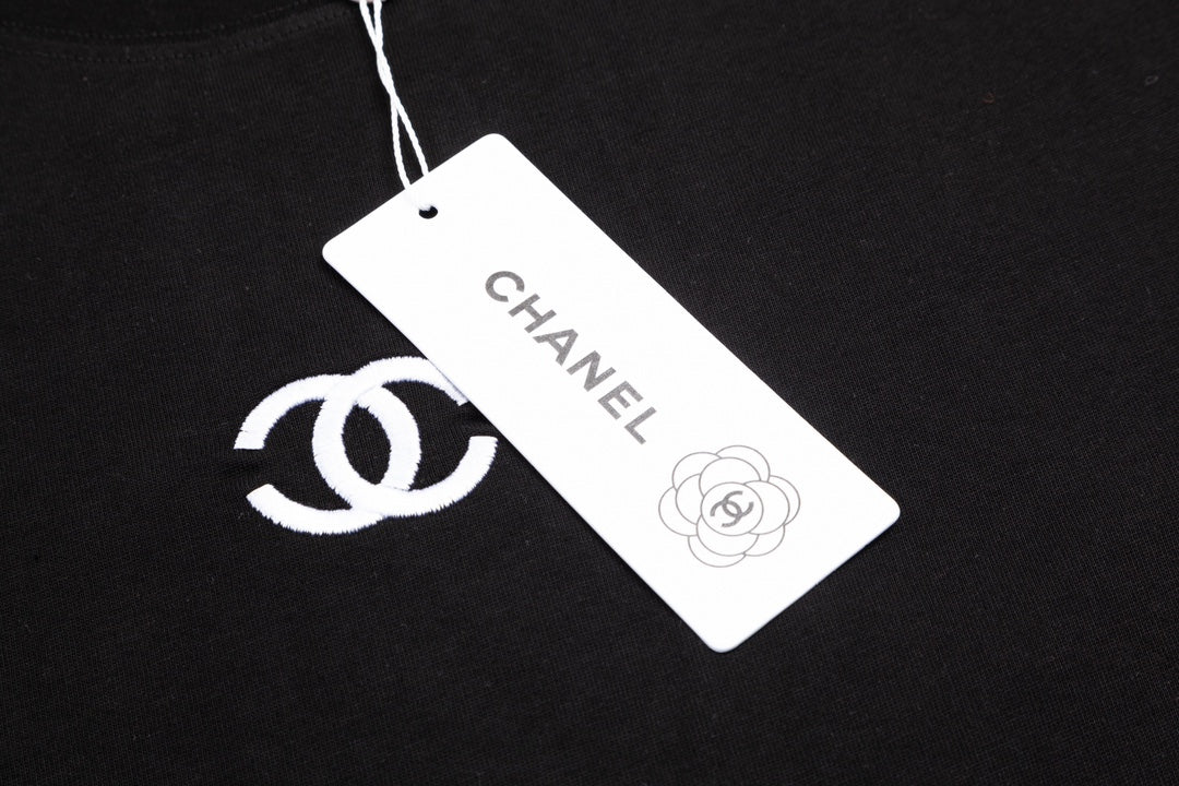 Camiseta estampada con la letra C