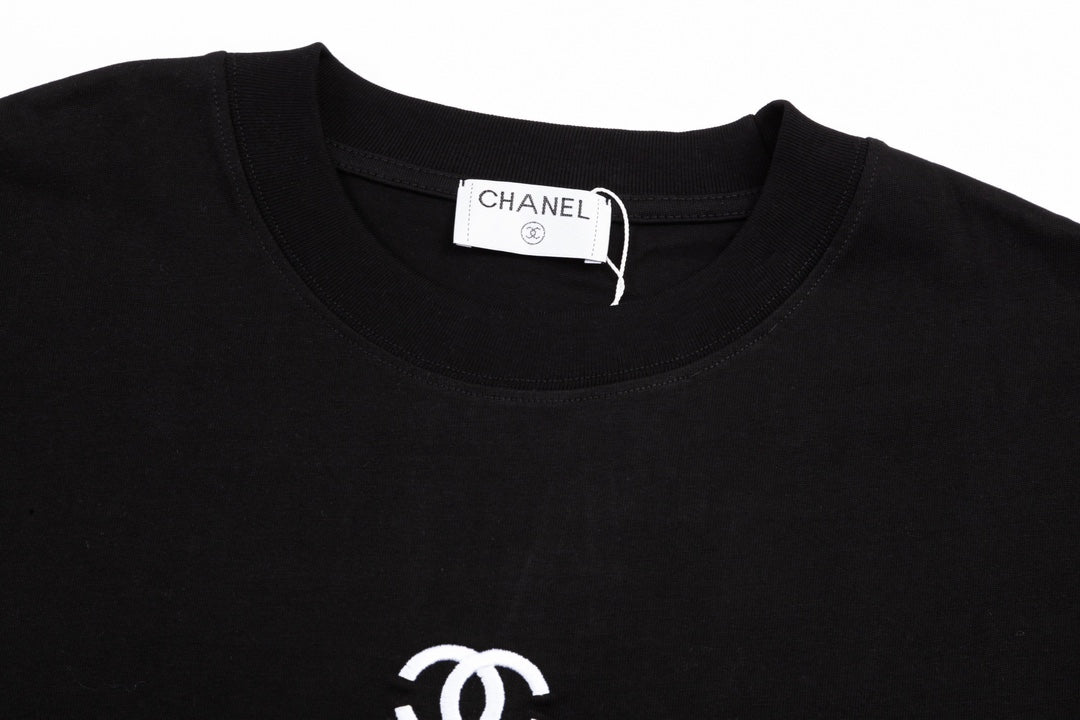 Camiseta estampada con la letra C
