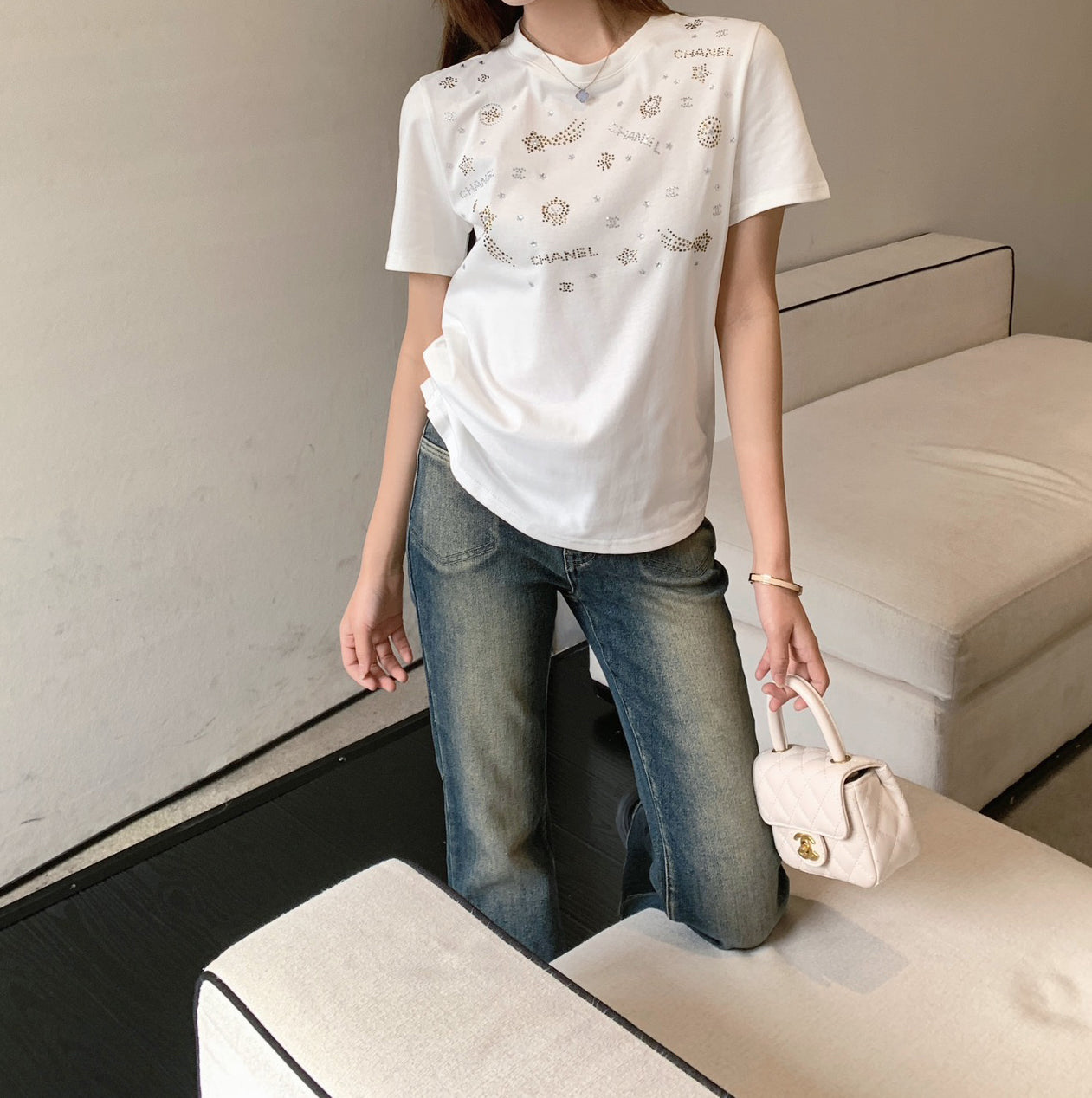 Camisetas con mangas de pedrería