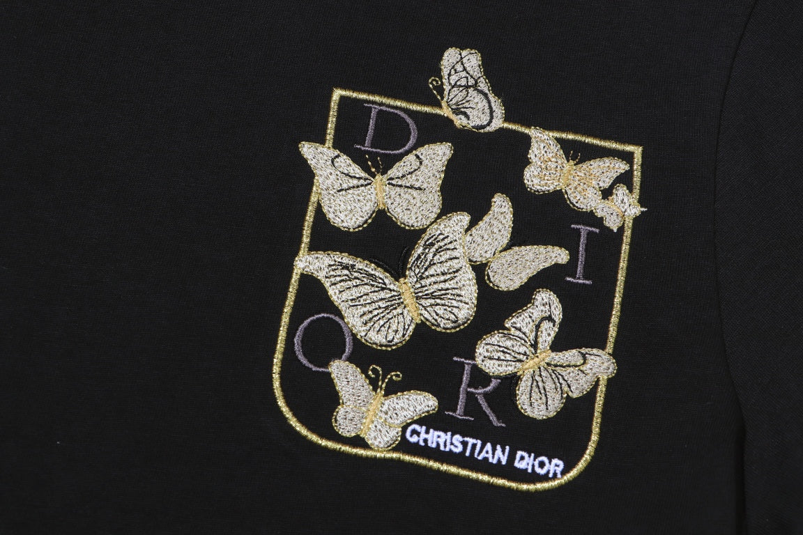 Camiseta con estampado de mariposas