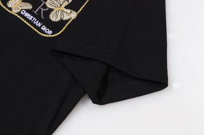 Camiseta con estampado de mariposas