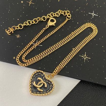 Collier cœur bleu roi vintage