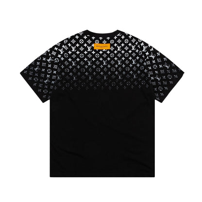 Camiseta con estampado de monograma degradado