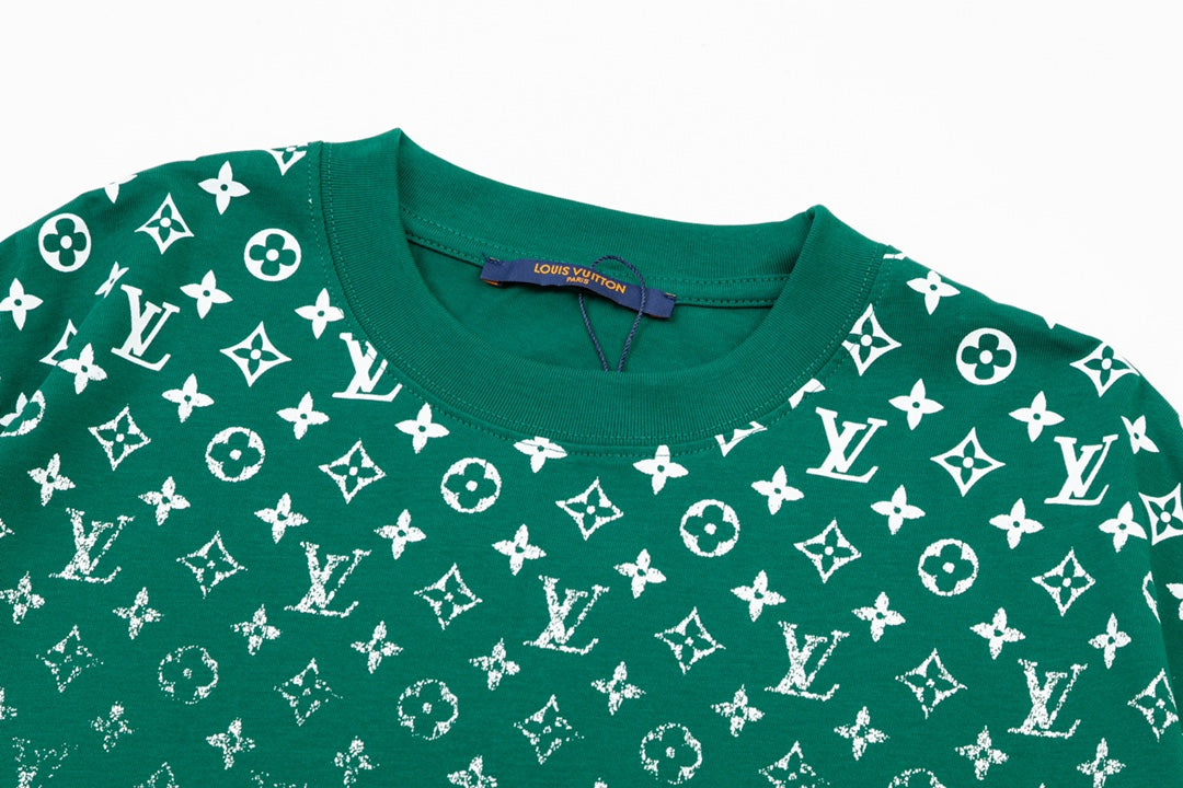 Camiseta con estampado de monograma degradado