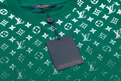 Camiseta con estampado de monograma degradado