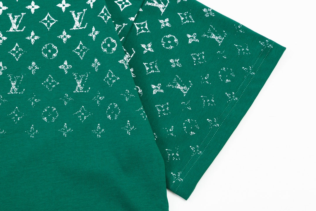 Camiseta con estampado de monograma degradado
