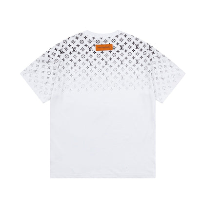 Camiseta con estampado de monograma degradado