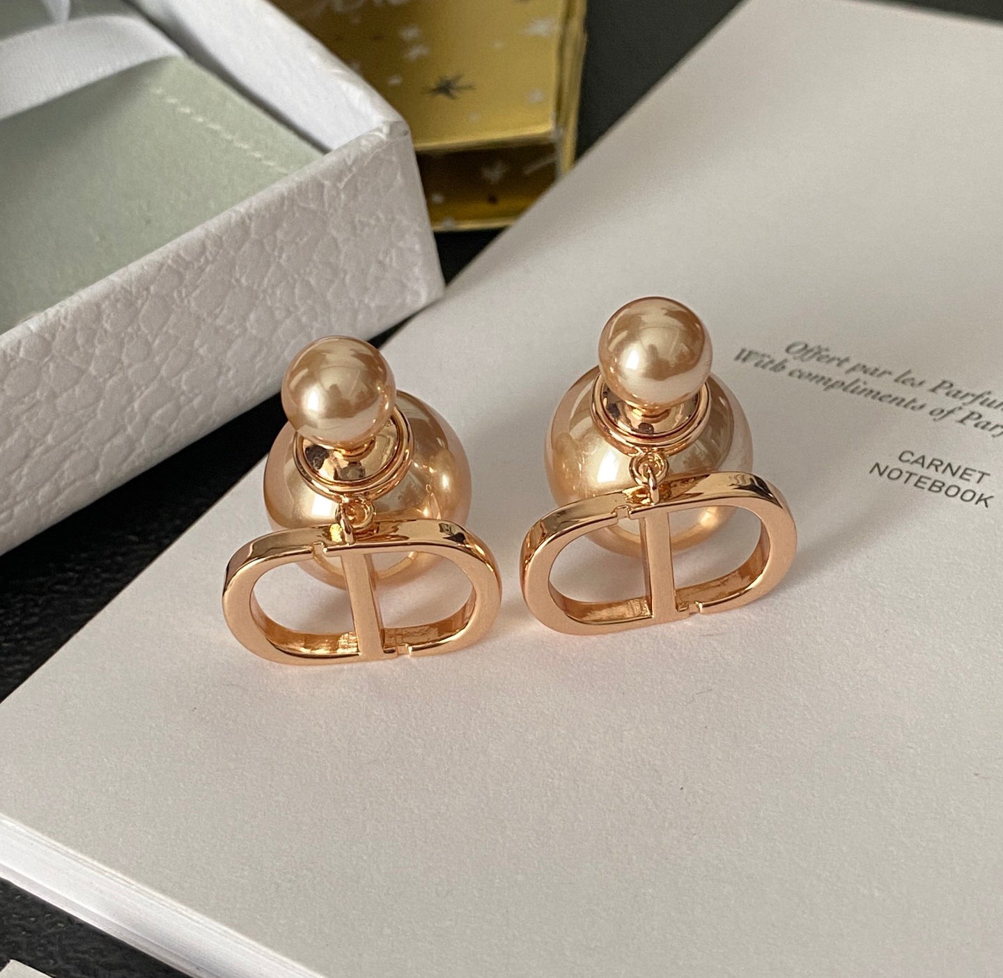 Pendientes de perlas sencillos