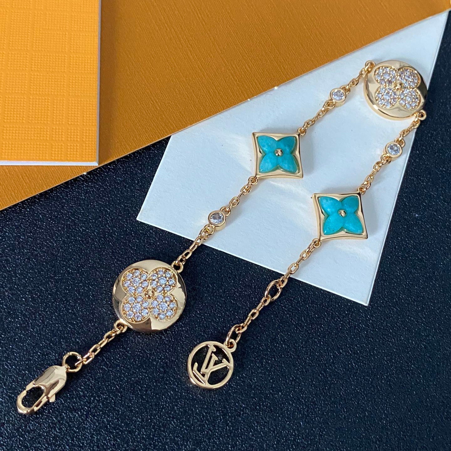Pulsera Multi-Diseño Blossom