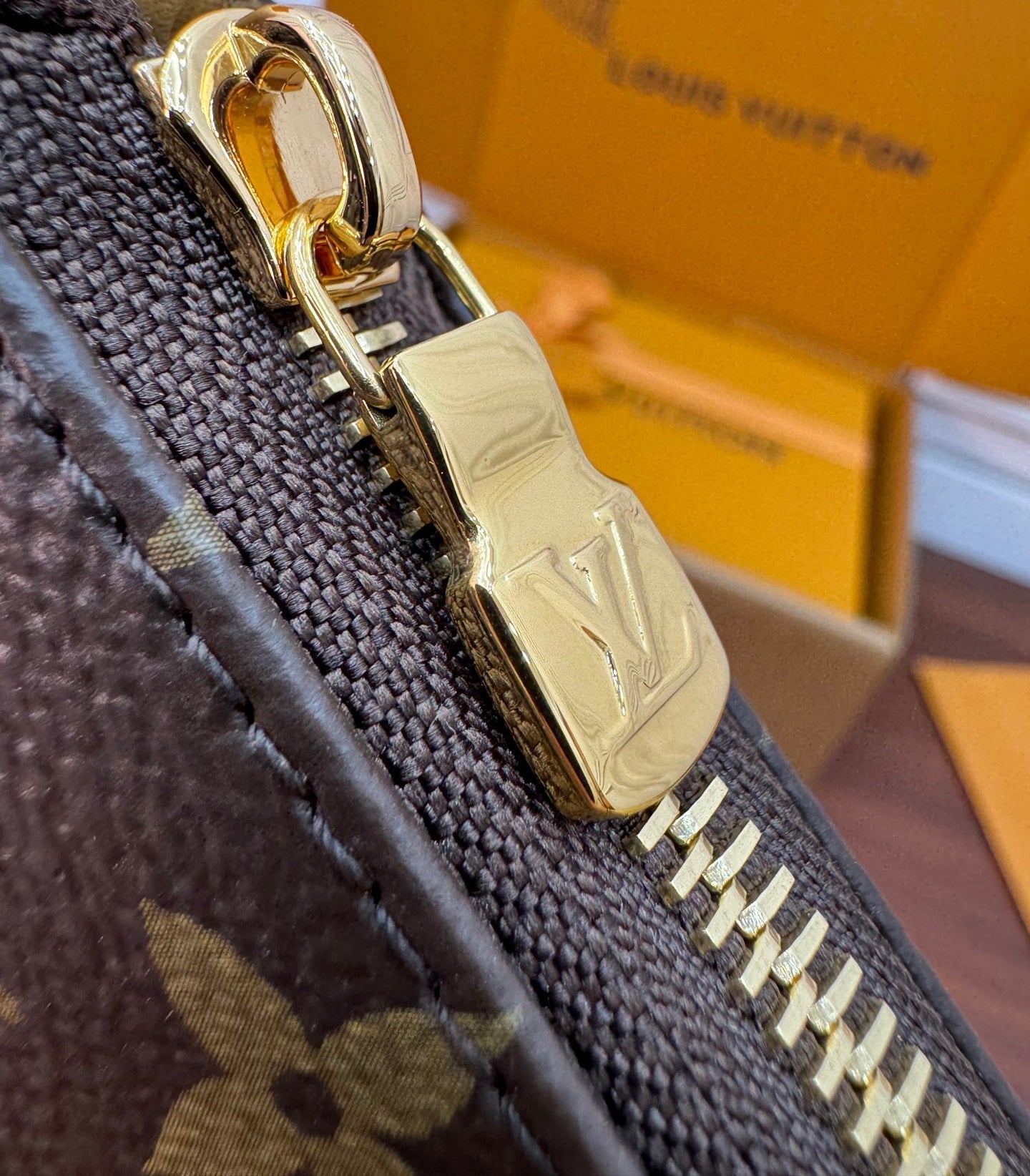 Bolso de hombro pequeño de lujo clásico
