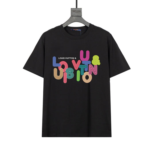 Camiseta con estampado de letras coloridas