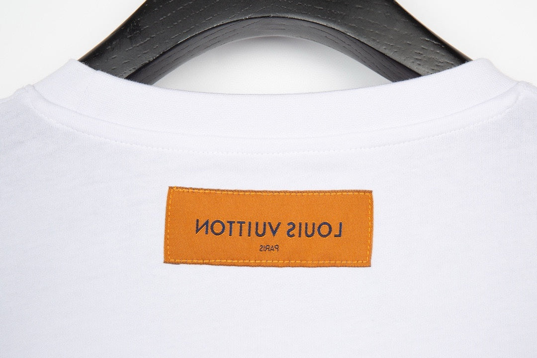 Camiseta con estampado de letras coloridas