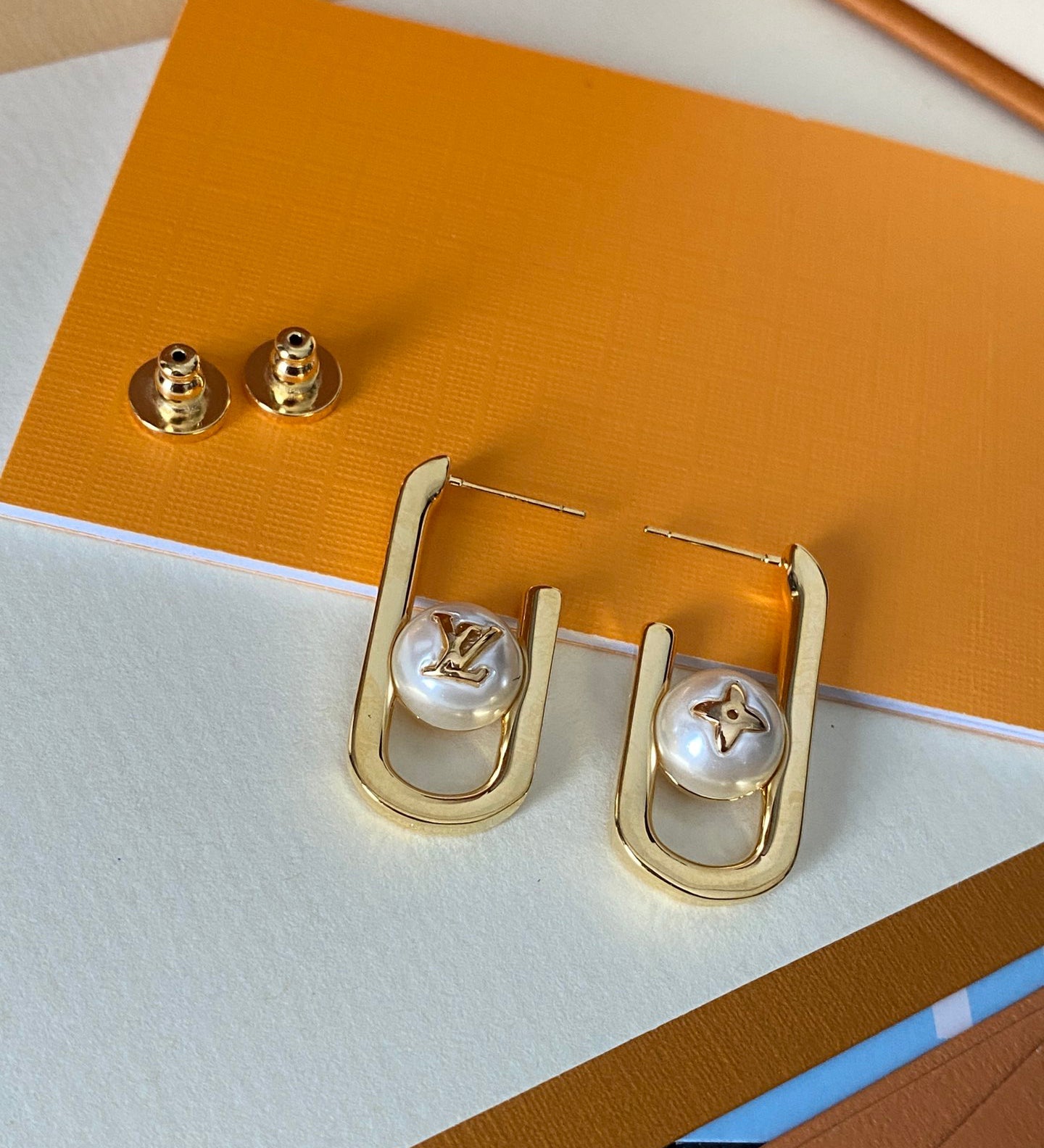 Pendientes de perlas sencillos