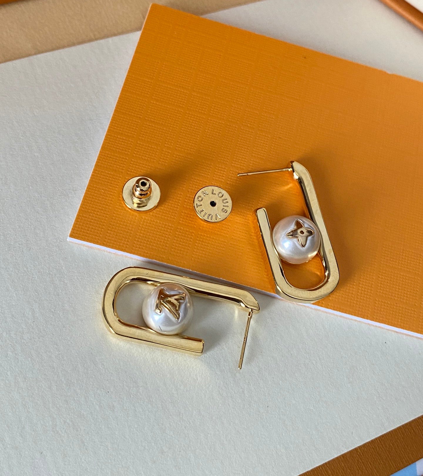 Pendientes de perlas sencillos