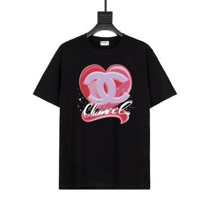 Camiseta con estampado de corazones