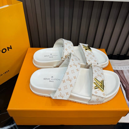 Sandales unisexe en cuir monogrammé