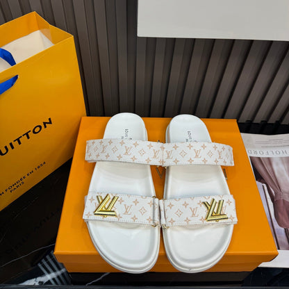 Sandales unisexe en cuir monogrammé