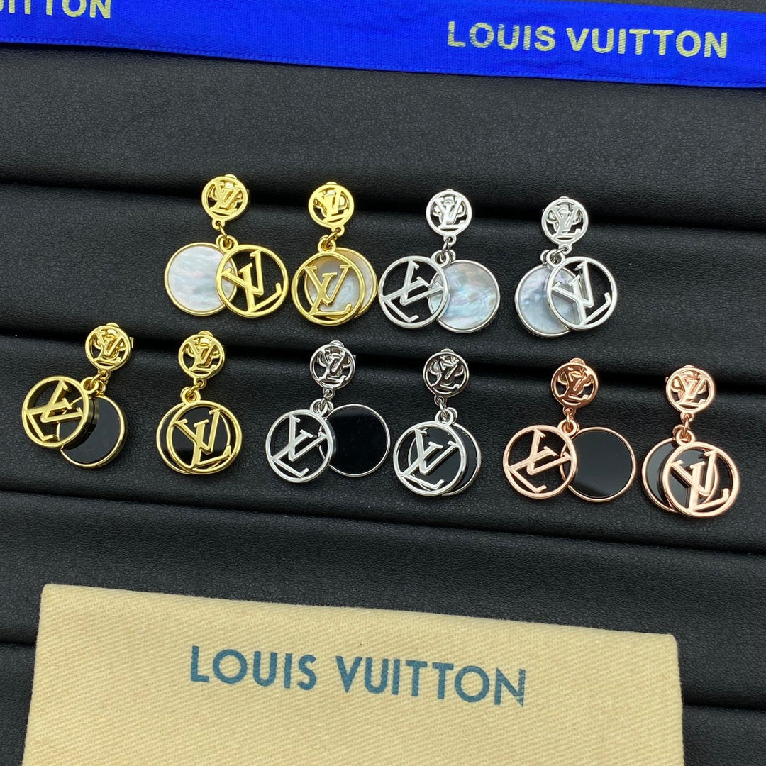 Pendientes metálicos con logo de medallón redondo