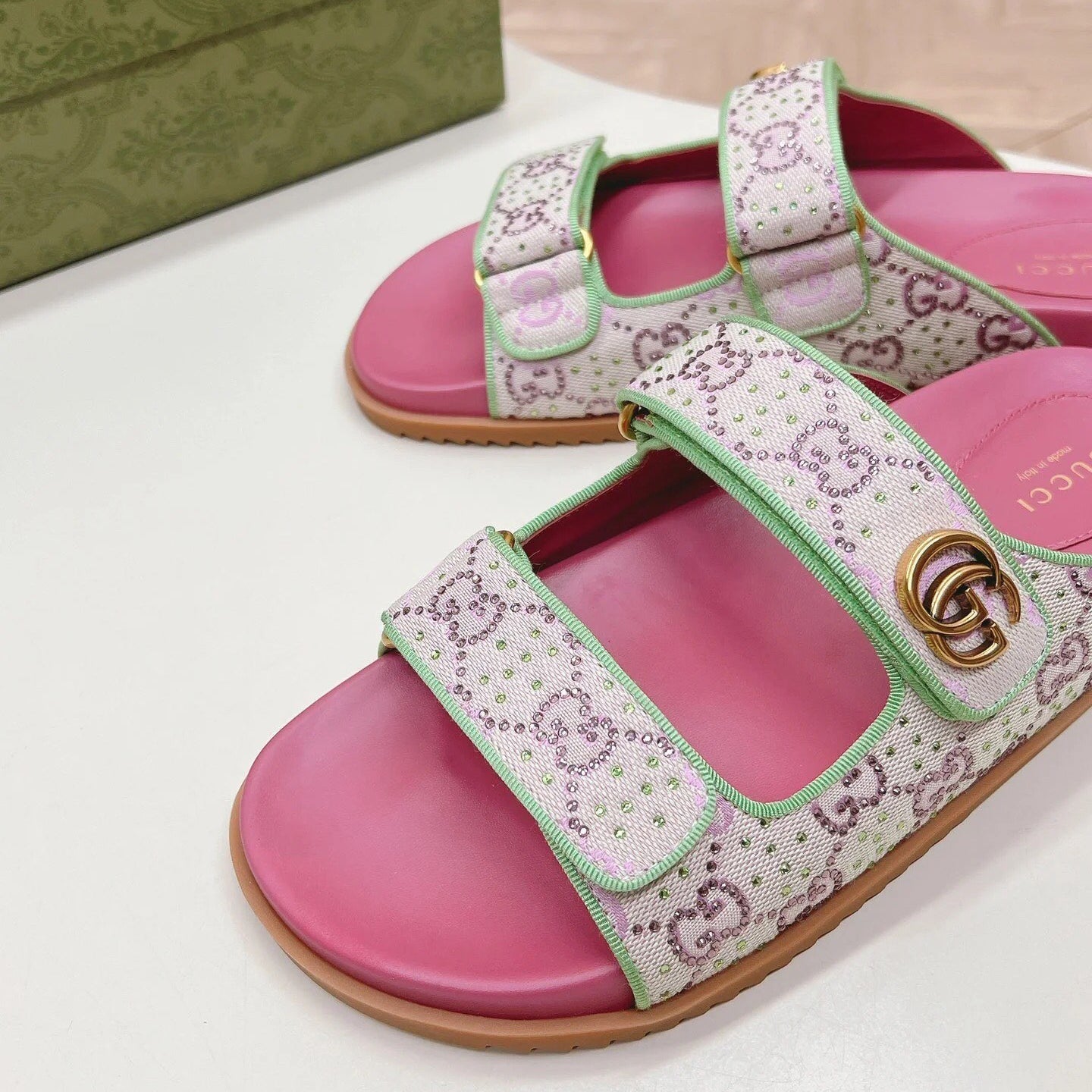 Sandalias Vintage G grabadas con velcro