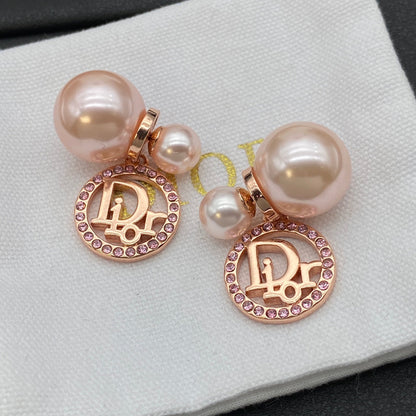 Boucles d'oreilles créoles perles et lettres diamantées