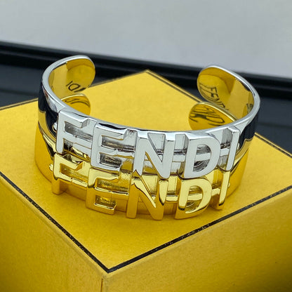 Brazalete Abierto Metálico con Letras