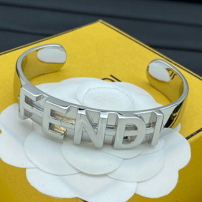 Brazalete Abierto Metálico con Letras