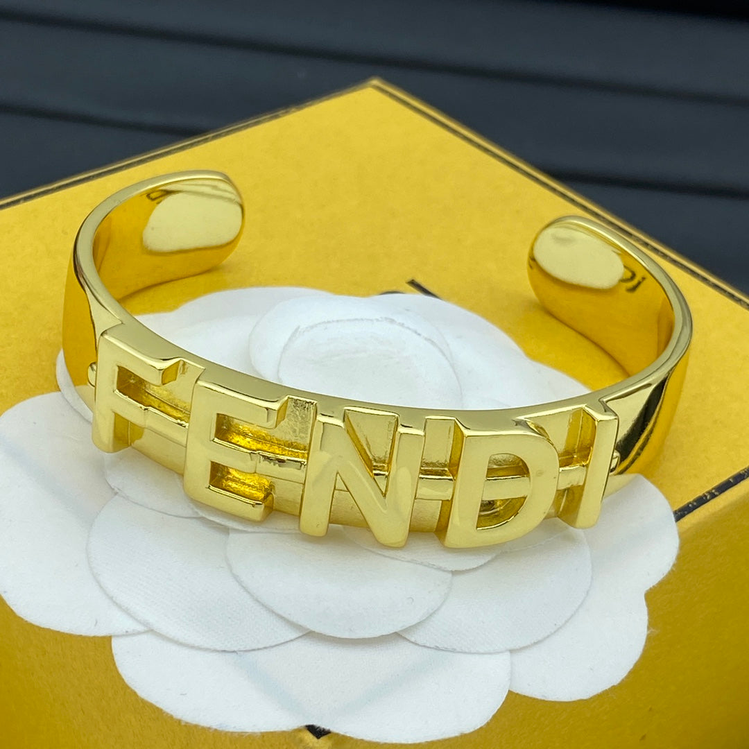 Brazalete Abierto Metálico con Letras