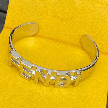 Brazalete Abierto Metálico con Letras