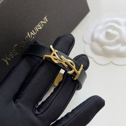 Pulsera de moda de cuero con logotipo dorado
