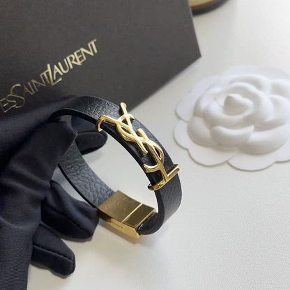 Pulsera de moda de cuero con logotipo dorado