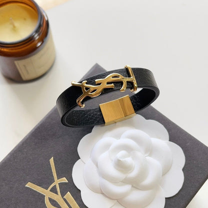 Pulsera de moda de cuero con logotipo dorado