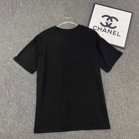 T-shirt à lettrage strassé